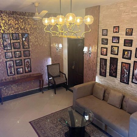 Shelton Hotel Равалпинди Экстерьер фото