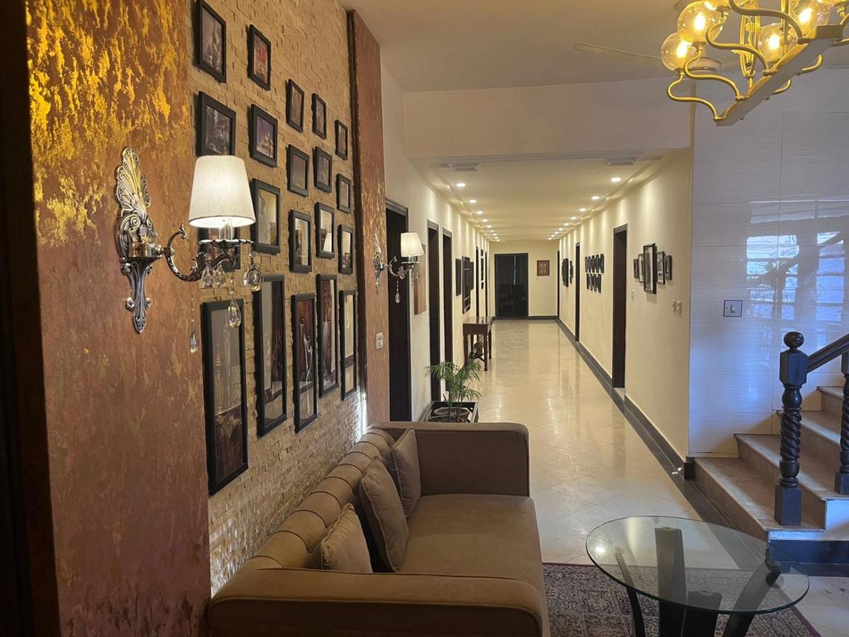 Shelton Hotel Равалпинди Экстерьер фото