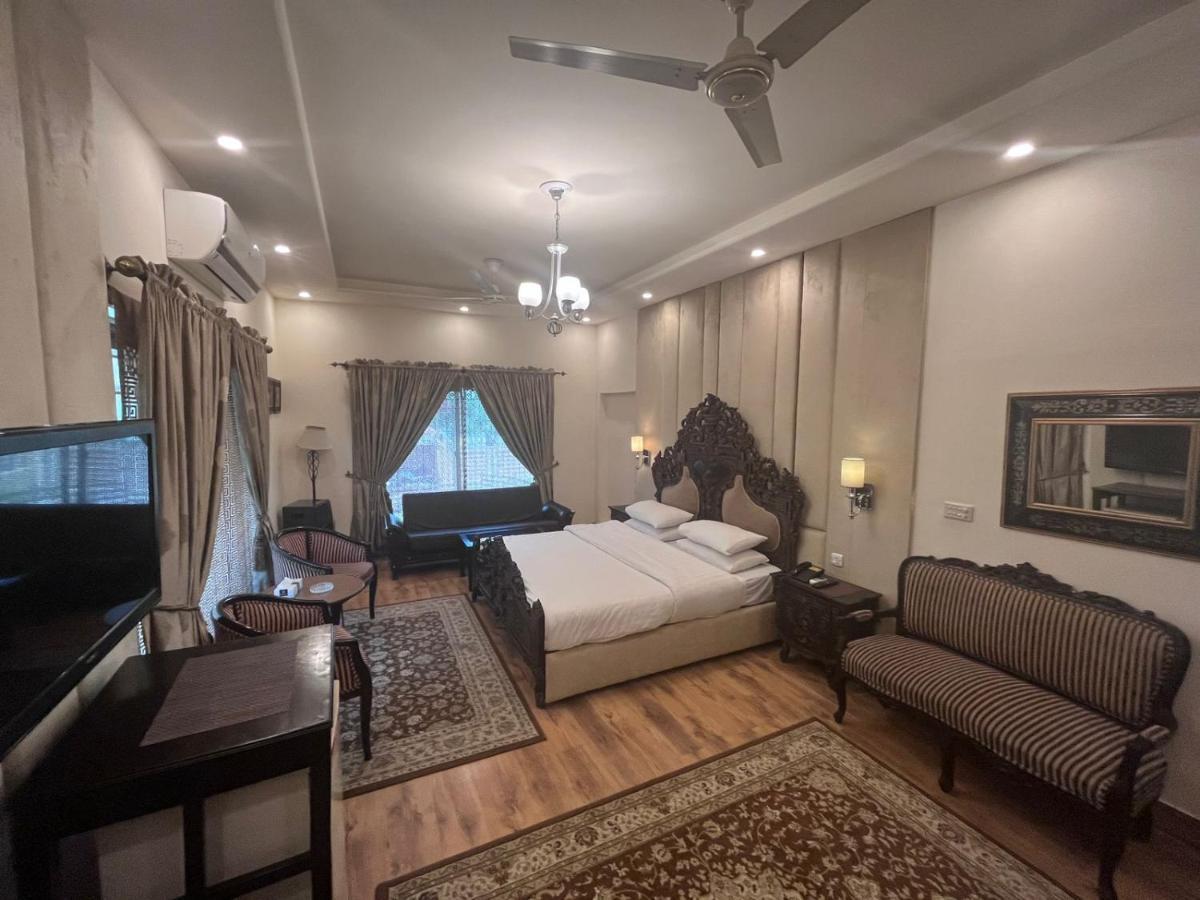 Shelton Hotel Равалпинди Экстерьер фото