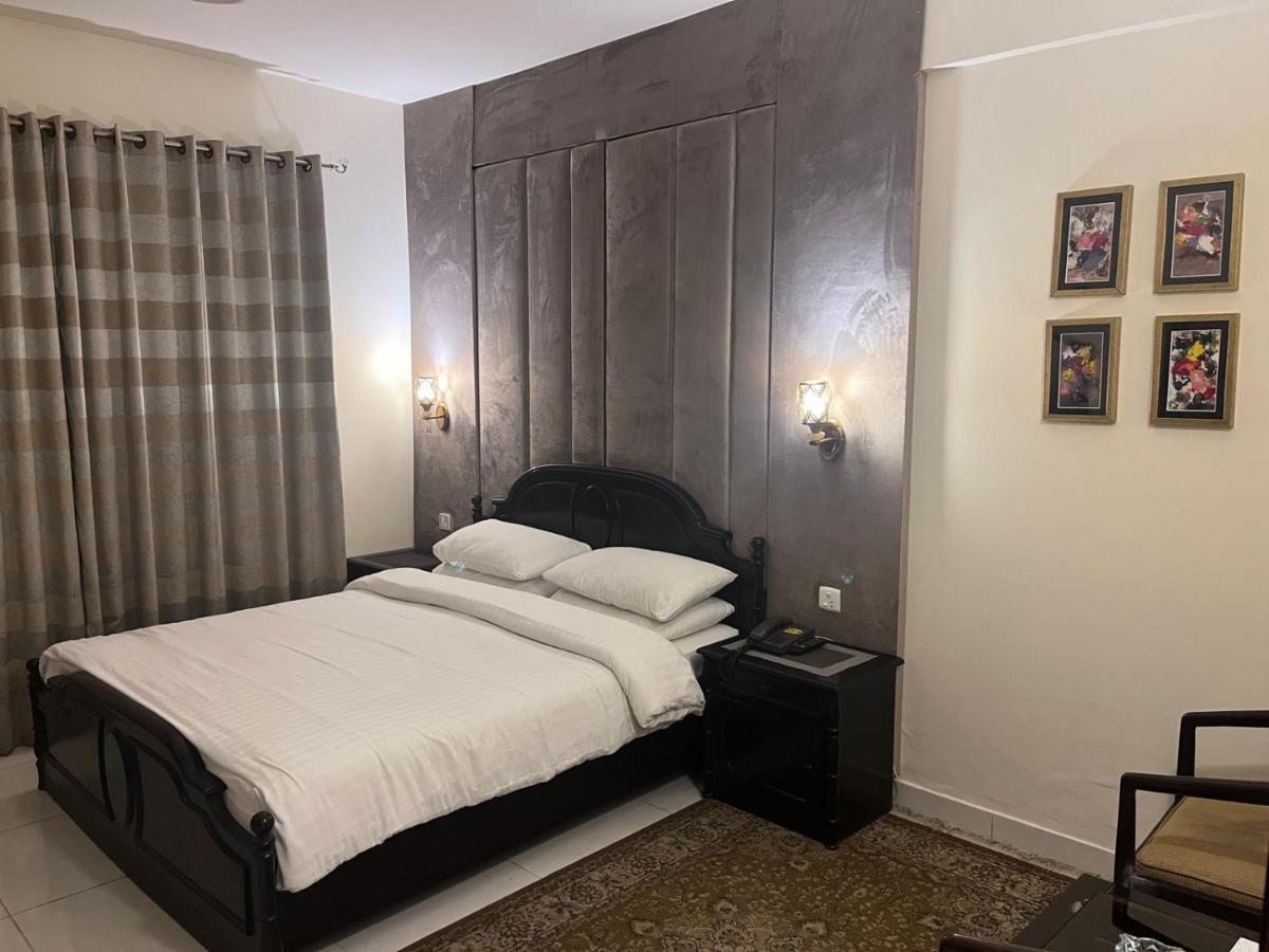 Shelton Hotel Равалпинди Экстерьер фото