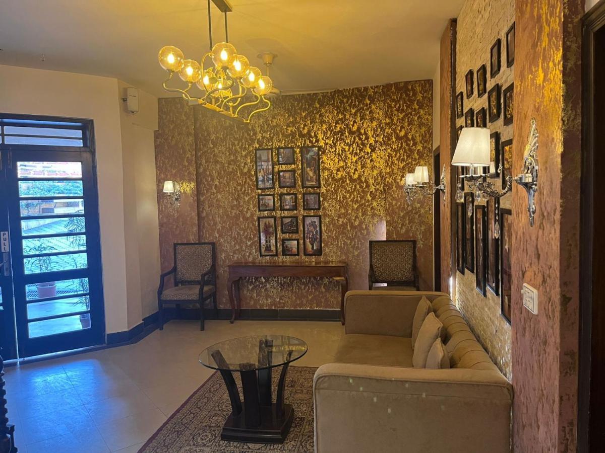 Shelton Hotel Равалпинди Экстерьер фото