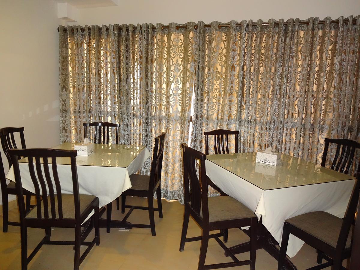 Shelton Hotel Равалпинди Экстерьер фото