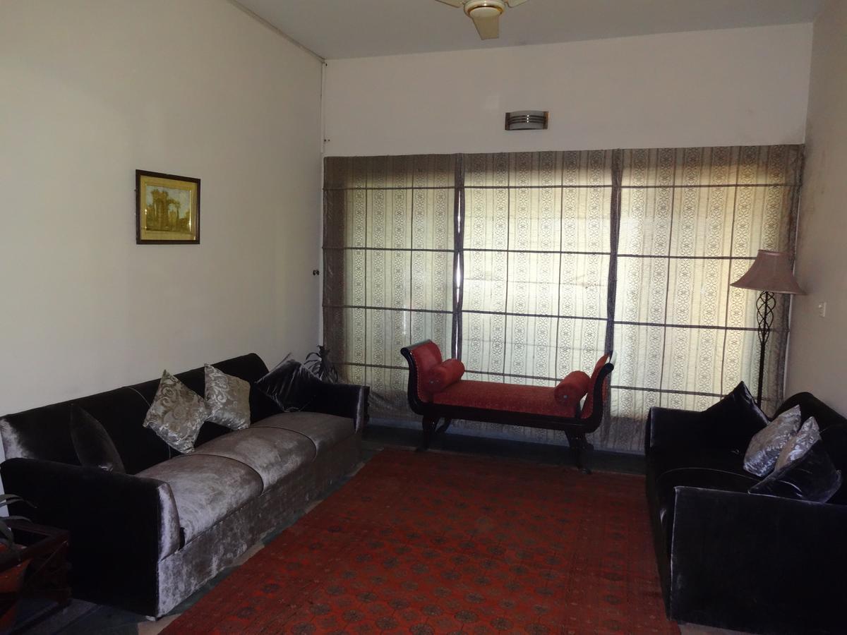 Shelton Hotel Равалпинди Экстерьер фото