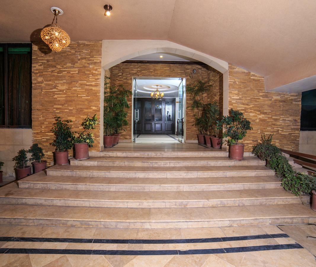 Shelton Hotel Равалпинди Экстерьер фото