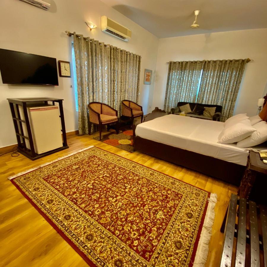 Shelton Hotel Равалпинди Экстерьер фото