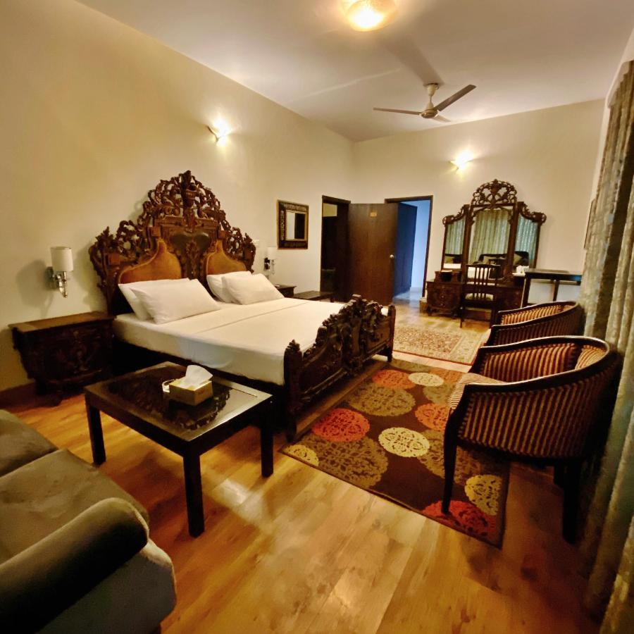 Shelton Hotel Равалпинди Экстерьер фото